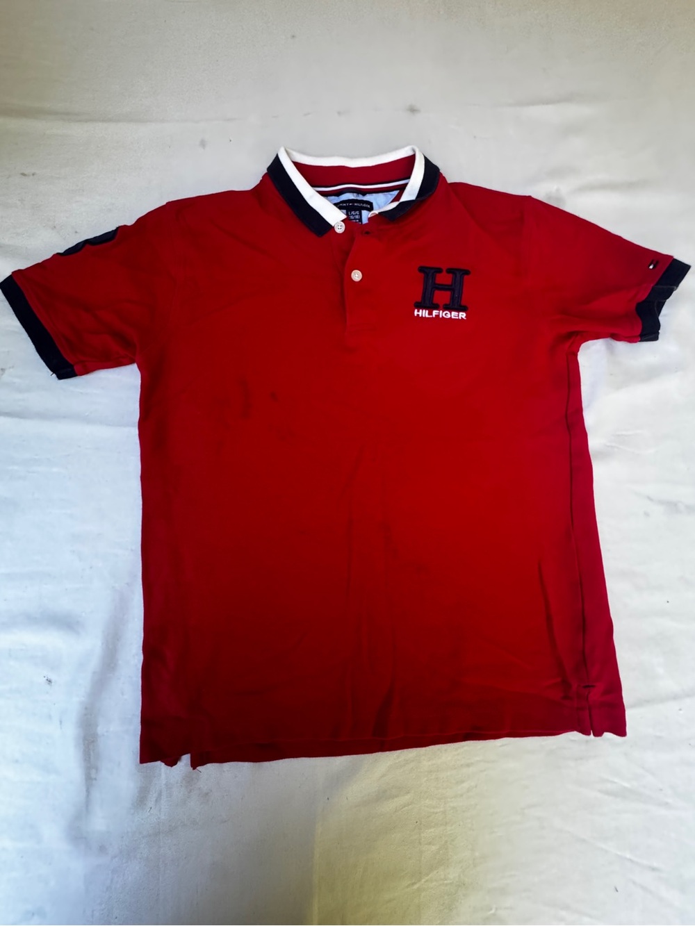 Tommy Hilfiger Red Polo Shirt with Contrast Collar Boys short sleeve L16-18